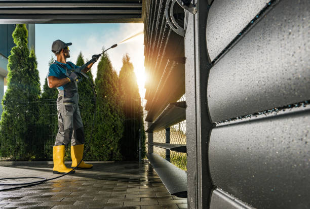 Best Pool Deck Cleaning  in New Sharon, IA